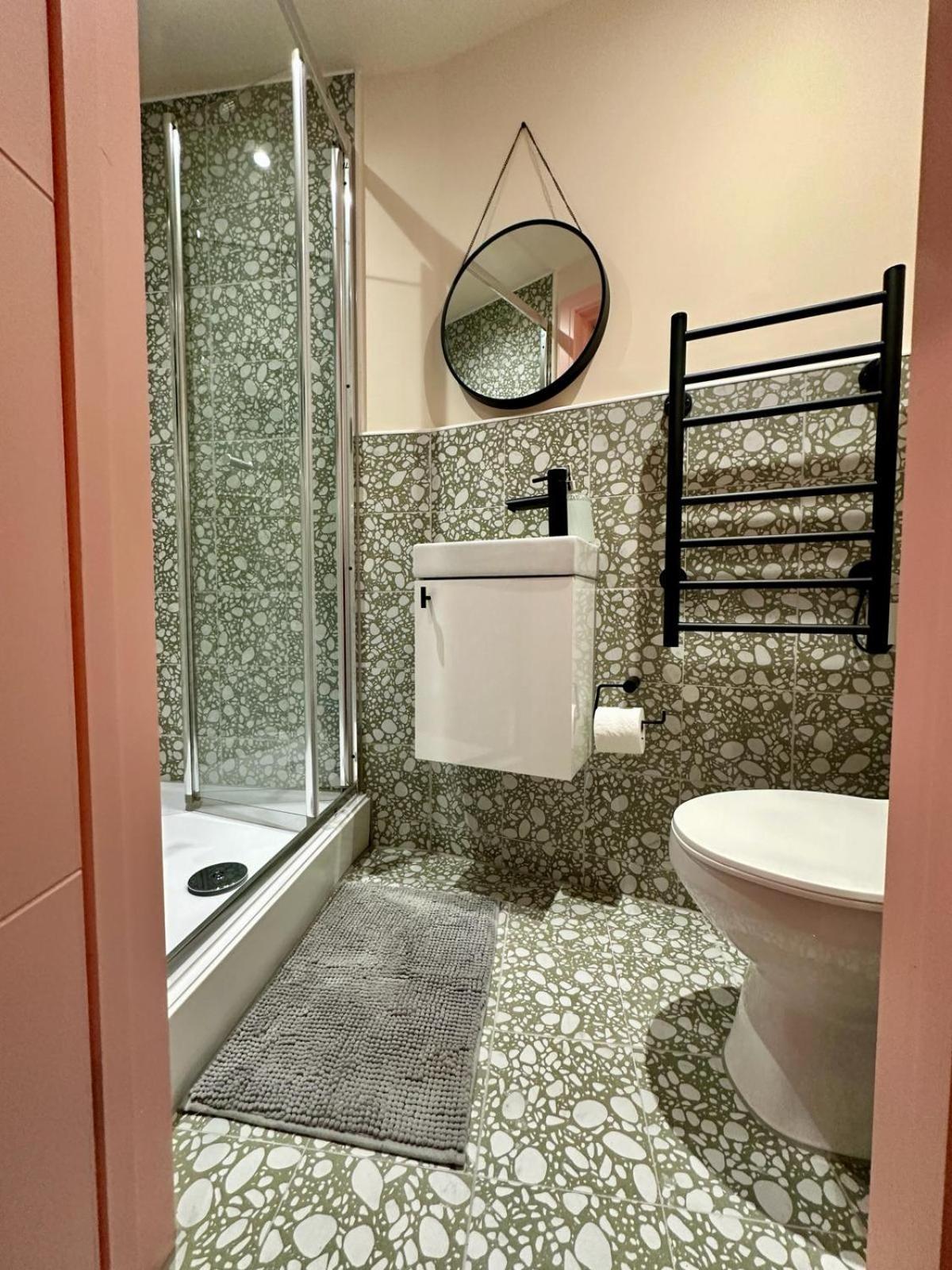 Cozy En-Suite Loft In Trendy Local Londra Esterno foto