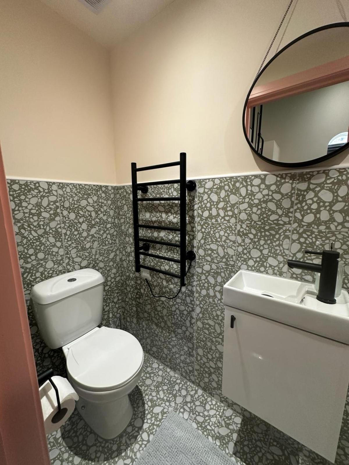 Cozy En-Suite Loft In Trendy Local Londra Esterno foto