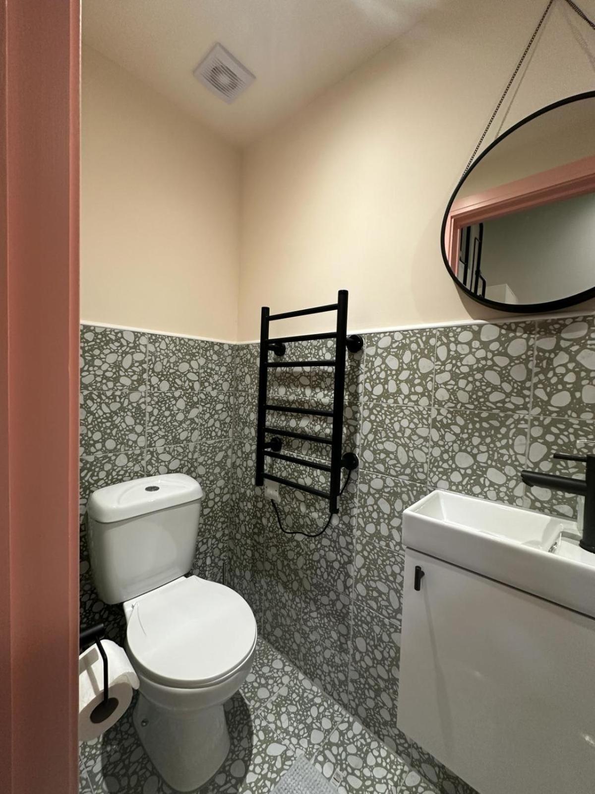 Cozy En-Suite Loft In Trendy Local Londra Esterno foto