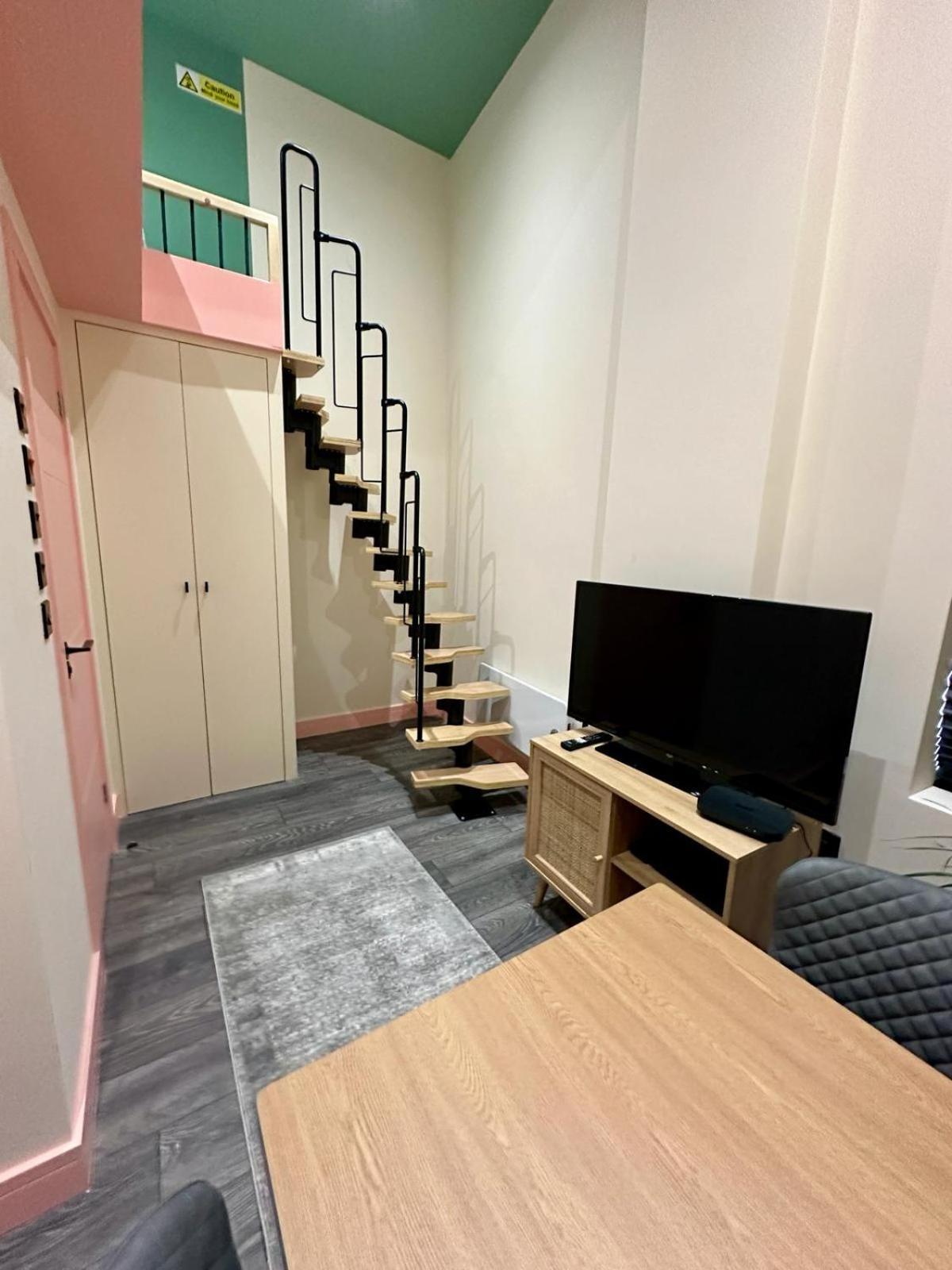 Cozy En-Suite Loft In Trendy Local Londra Esterno foto