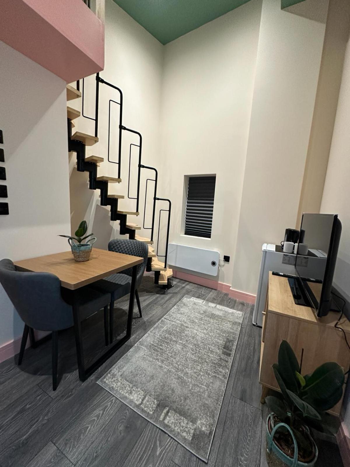 Cozy En-Suite Loft In Trendy Local Londra Esterno foto