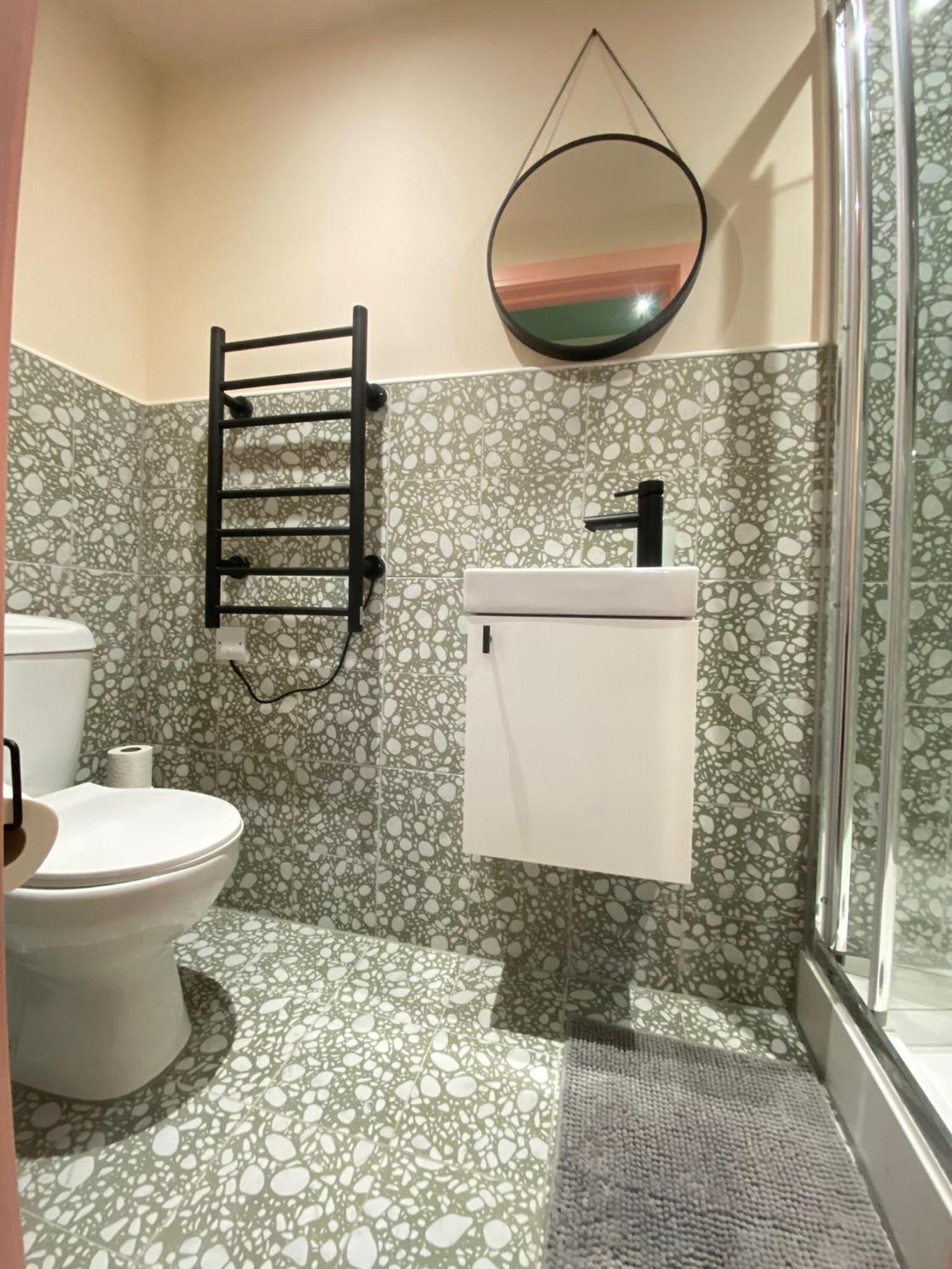 Cozy En-Suite Loft In Trendy Local Londra Esterno foto